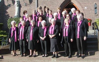 Dameskoor-Milsbeek-2.JPG